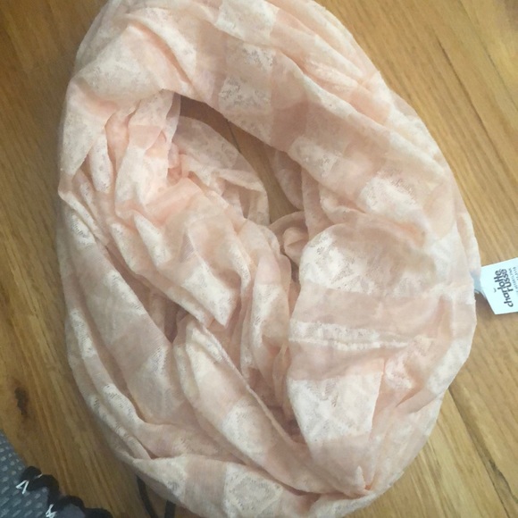 Infinity  neck scarf - Picture 1 of 3